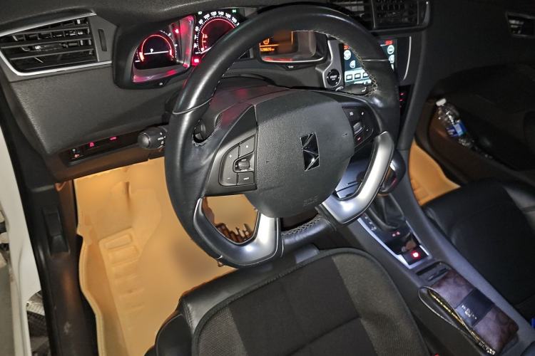 Used DS 5LS 2014 1.6T Luxury Edition THP160 Steering Wheel