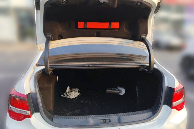 Used DS 5LS 2014 1.8L automatic Comfort version VTi140 Trunk