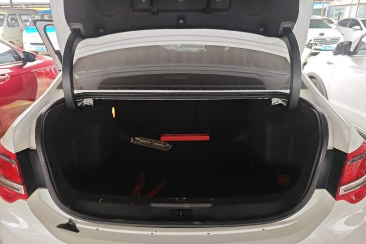 Used DS 5LS 2014 1.8L Manual Comfort Version VTi140 Trunk