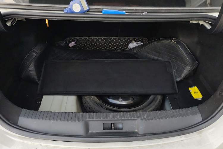 Used DS 5LS 2014 1.6T Luxury Edition THP160 Trunk