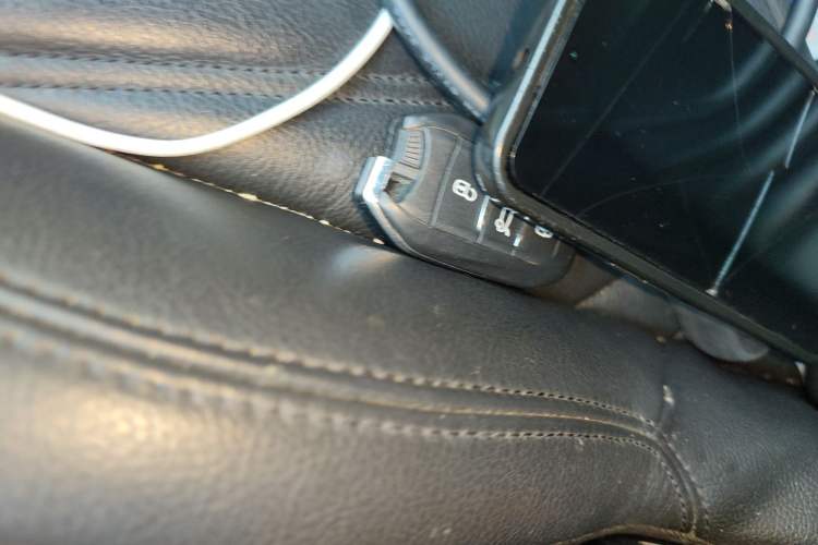 Used DS 5LS 2014 1.6T Luxury Edition THP160 Vehicle Key
