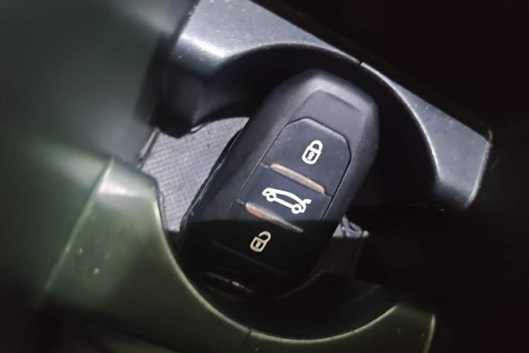 Used DS 5LS 2014 1.6T Luxury Edition THP160 Vehicle Key