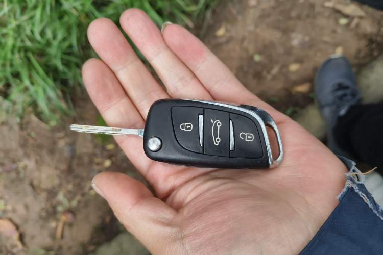 Used DS 5LS 2014 1.8L automatic Comfort version VTi140 Vehicle Key