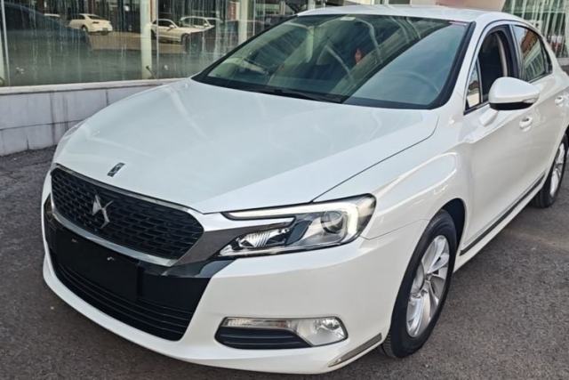 Used DS 5LS 2014 1.8L automatic Comfort version VTi140