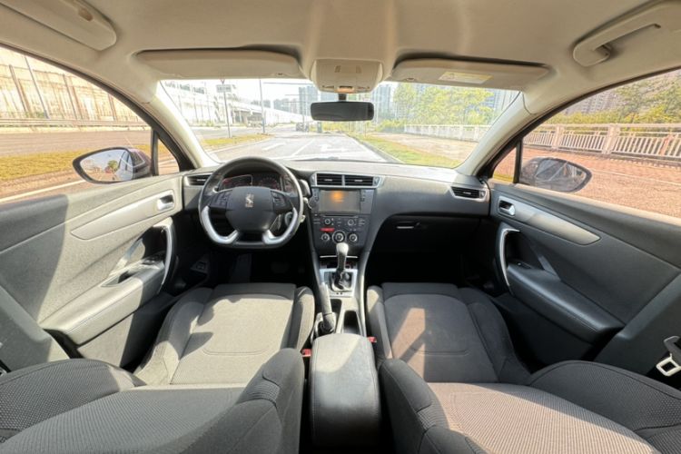 Used DS 5LS 2015 1.6T Comfort Edition THP160 Interior 11