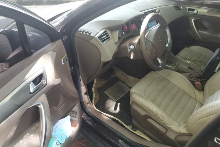 Used DS 5LS 2015 1.6T Comfort Edition THP160 Driver Seat