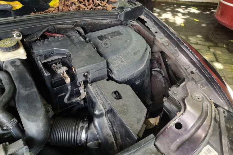 Used DS 5LS 2015 1.6T Comfort Edition THP160 Engine Bay Left