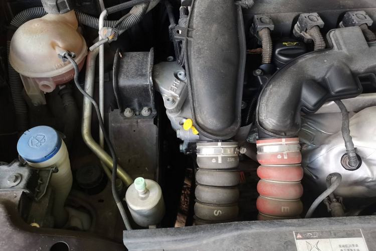 Used DS 5LS 2015 1.6T Comfort Edition THP160 Engine Bay Right