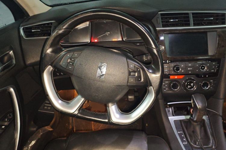 Used DS 5LS 2015 1.6T Luxury Edition THP160 Steering Wheel