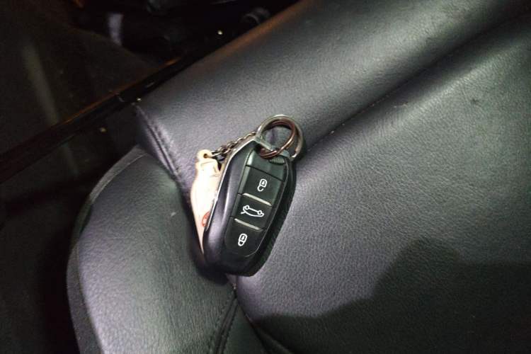 Used DS 5LS 2015 1.6T Luxury Edition THP160 Vehicle Key