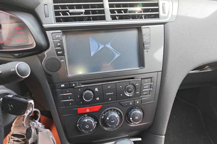 Used DS 5LS 2015 1.6T Comfort Edition THP160 Audio And AC Panel