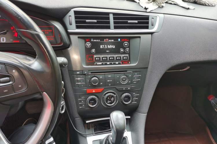 Used DS 5LS 2015 1.6T Elegant Edition THP160 Audio And AC Panel