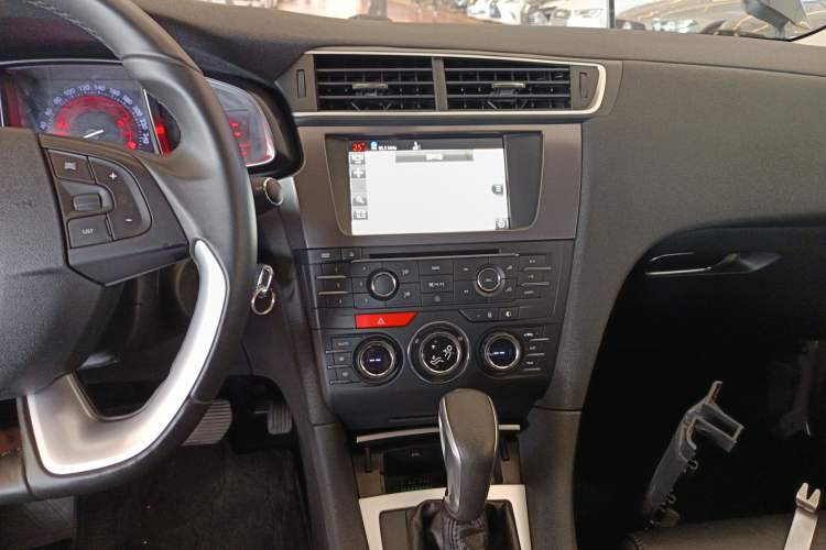 Used DS 5LS 2015 1.6T Elegant Edition THP160 Audio And AC Panel