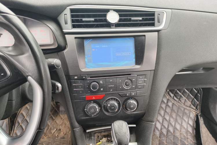 Used DS 5LS 2015 1.6T Comfort Edition THP160 Audio And AC Panel