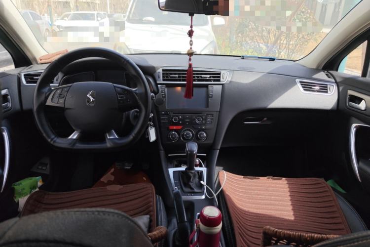 Used DS 5LS 2015 1.6T Comfort Edition THP160 Center Console