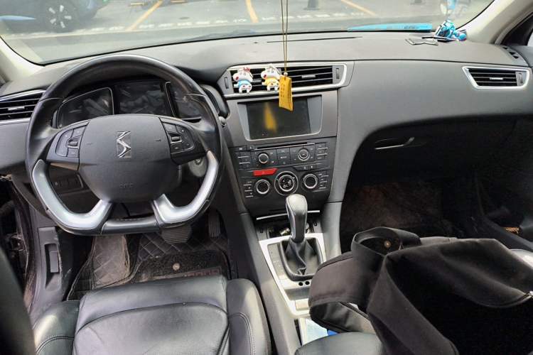 Used DS 5LS 2015 1.6T Elegant Edition THP160 Center Console