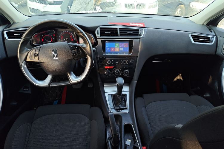 Used DS 5LS 2015 1.6T Comfort Edition THP160 Center Console