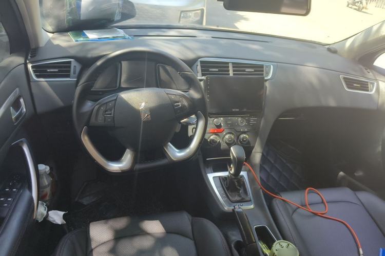 Used DS 5LS 2015 1.6T Comfort Edition THP160 Center Console