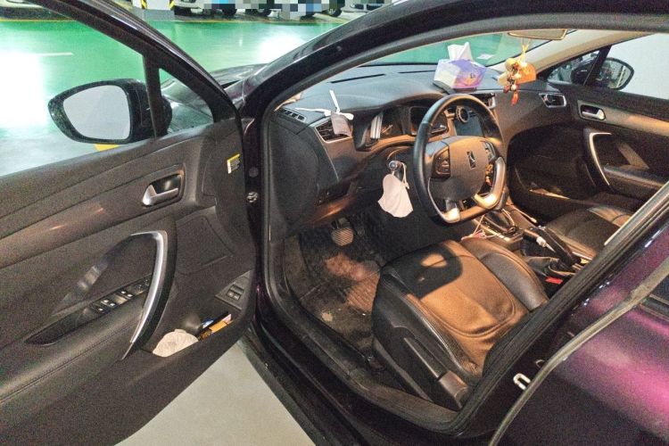 Used DS 5LS 2015 1.6T Style Edition THP160 Driver Seat