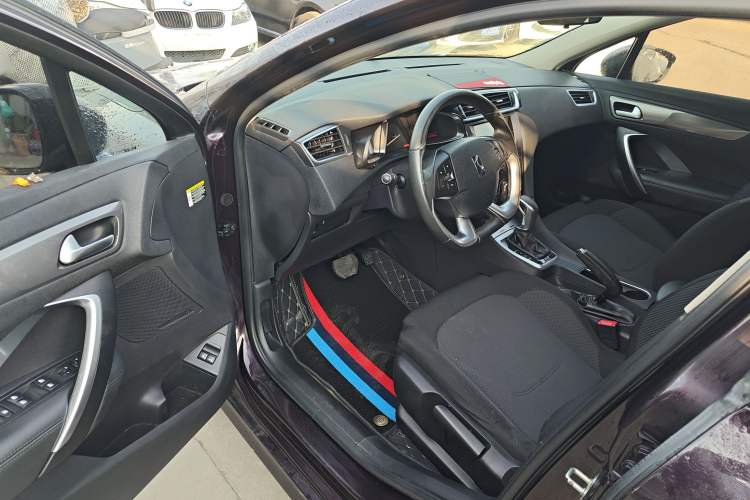 Used DS 5LS 2015 1.6T Comfort Edition THP160 Driver Seat