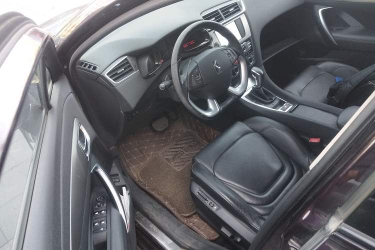 Used DS 5LS 2015 1.6T Luxury Edition THP160 Driver Seat