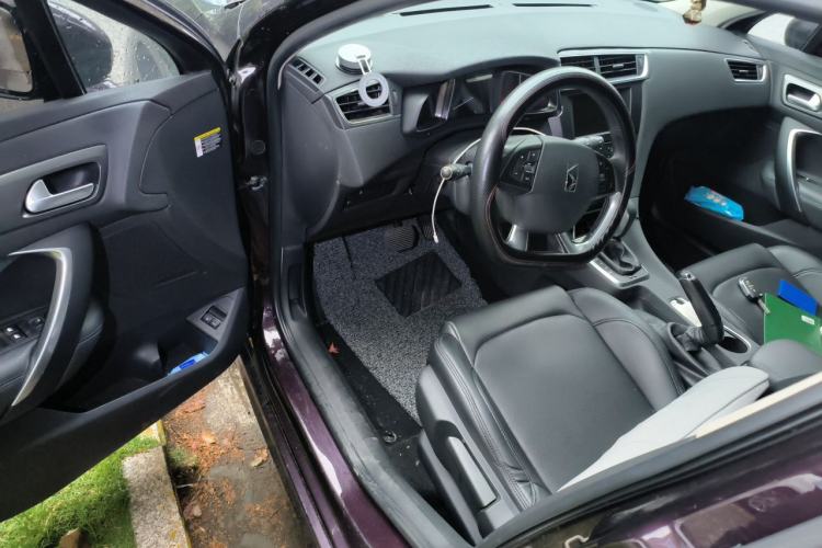 Used DS 5LS 2015 1.6T Style Edition THP160 Driver Seat