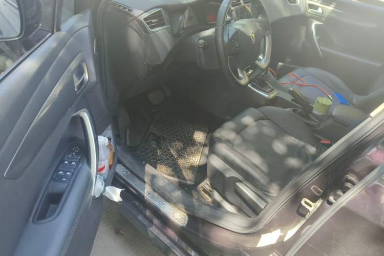 Used DS 5LS 2015 1.6T Comfort Edition THP160 Driver Seat