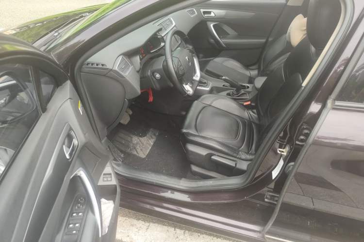 Used DS 5LS 2015 1.6T Style Edition THP160 Driver Seat