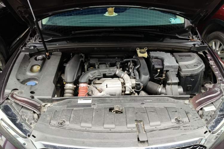 Used DS 5LS 2015 1.6T Comfort Edition THP160 Engine Bay