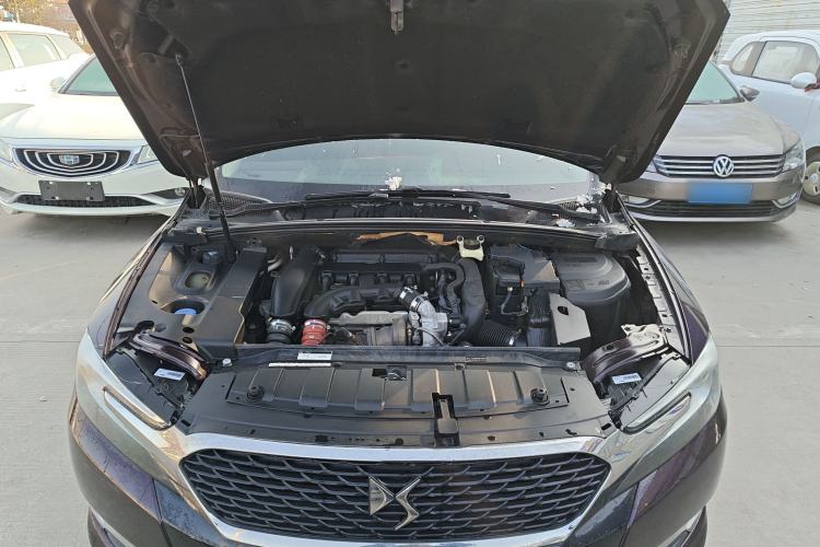 Used DS 5LS 2015 1.6T Comfort Edition THP160 Engine Bay