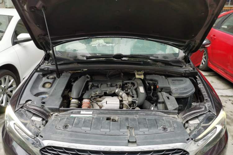 Used DS 5LS 2015 1.6T Elegant Edition THP160 Engine Bay