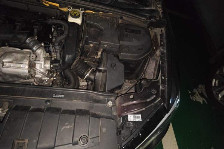 Used DS 5LS 2015 1.6T Comfort Edition THP160 Engine Bay Left