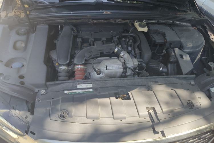 Used DS 5LS 2015 1.6T Comfort Edition THP160 Engine Bay