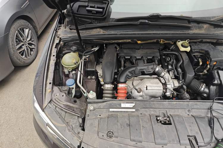 Used DS 5LS 2015 1.6T Elegant Edition THP160 Engine Bay Right