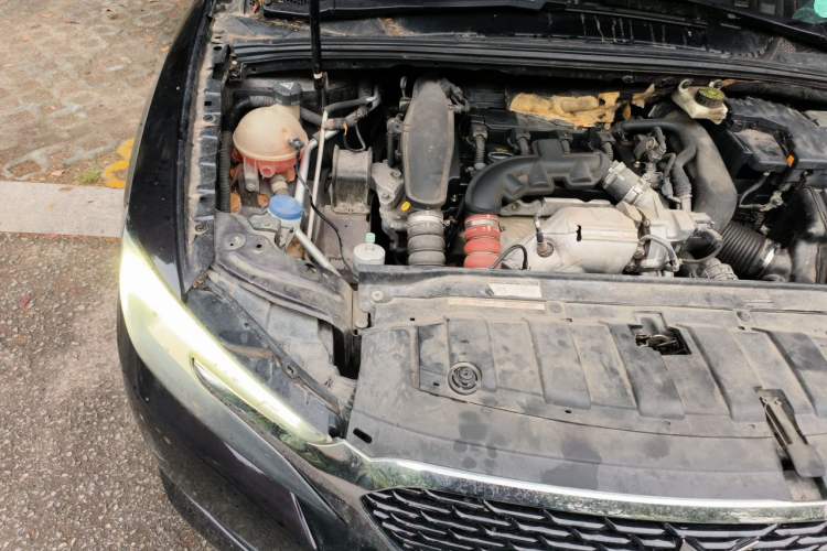Used DS 5LS 2015 1.6T Style Edition THP160 Engine Bay Right