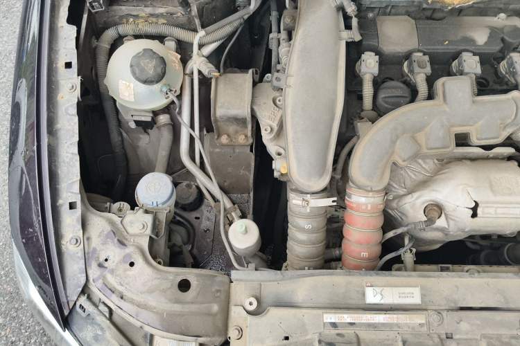 Used DS 5LS 2015 1.6T Comfort Edition THP160 Engine Bay Right