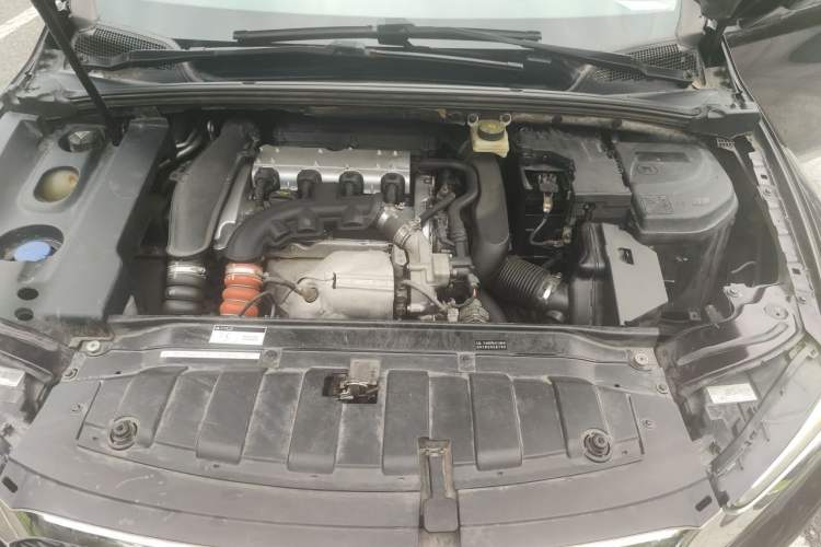 Used DS 5LS 2015 1.6T Style Edition THP160 Engine Bay