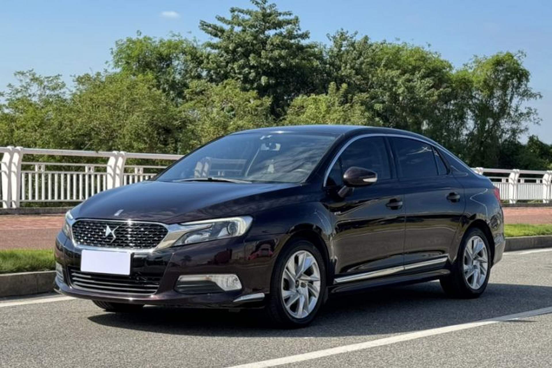Used DS 5LS 2015 1.6T Comfort Edition THP160 Front Left 45 Deg