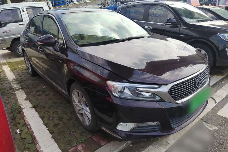 Used DS 5LS 2015 1.6T Comfort Edition THP160 Front Right 45 Deg