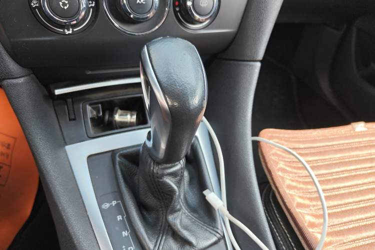 Used DS 5LS 2015 1.6T Comfort Edition THP160 Gear Lever