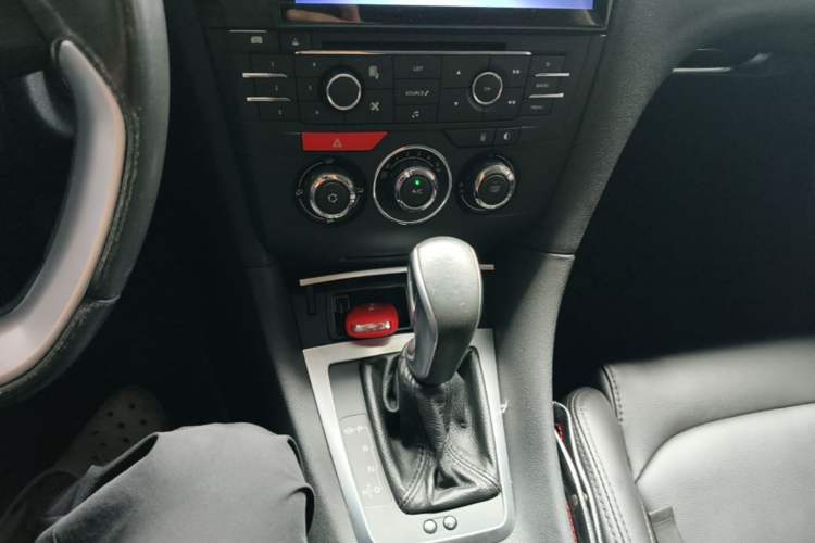 Used DS 5LS 2015 1.6T Comfort Edition THP160 Gear Lever