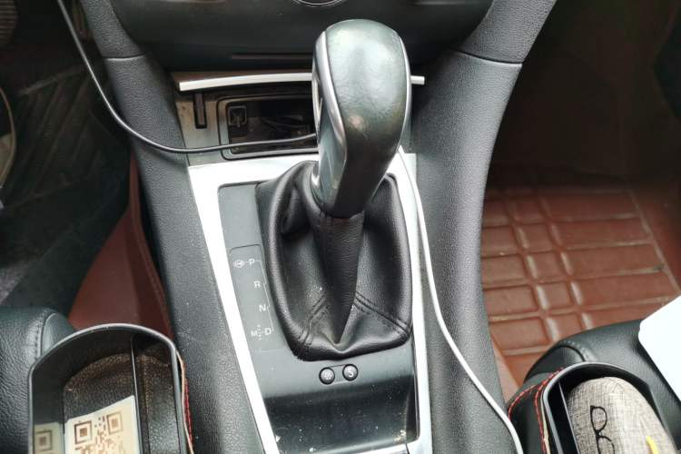 Used DS 5LS 2015 1.6T Elegant Edition THP160 Gear Lever