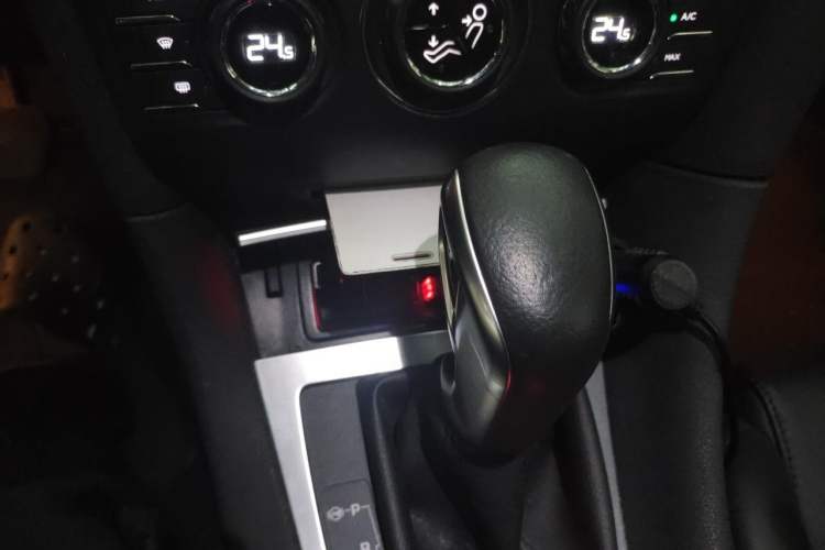 Used DS 5LS 2015 1.6T Luxury Edition THP160 Gear Lever