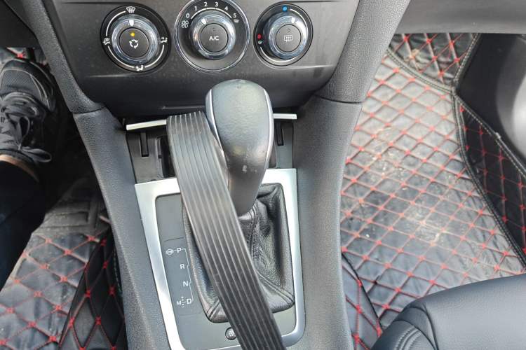 Used DS 5LS 2015 1.6T Style Edition THP160 Gear Lever