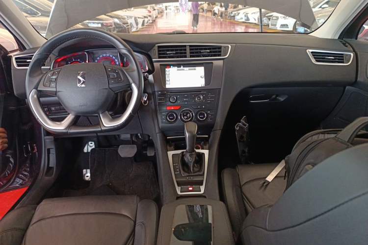 Used DS 5LS 2015 1.6T Elegant Edition THP160 Interior 2