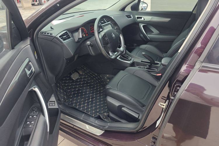 Used DS 5LS 2015 1.6T Style Edition THP160 Interior 2
