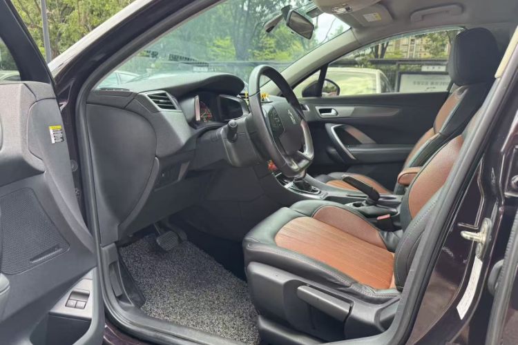 Used DS 5LS 2015 1.6T Comfort Edition THP160 Interior 3