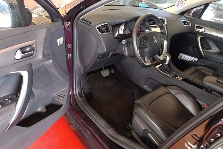 Used DS 5LS 2015 1.6T Elegant Edition THP160 Interior 3