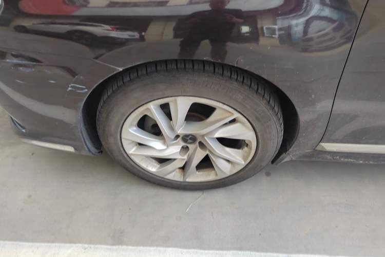 Used DS 5LS 2015 1.6T Comfort Edition THP160 Left Front Wheel Hub
