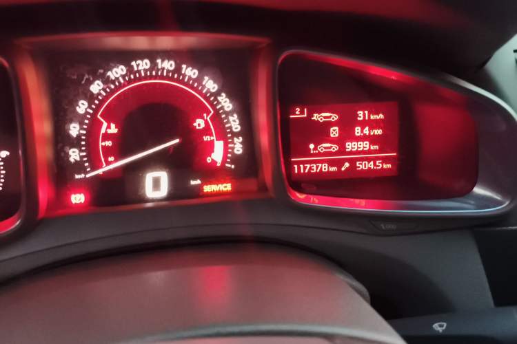 Used DS 5LS 2015 1.6T Comfort Edition THP160 Odometer Close Up